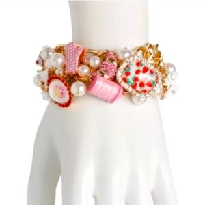 ❤️🔹️BETSEY JOHNSON🔹️ CHARM BABY CAKES BRACELET BAKING GOLDTONE RETAIL $128